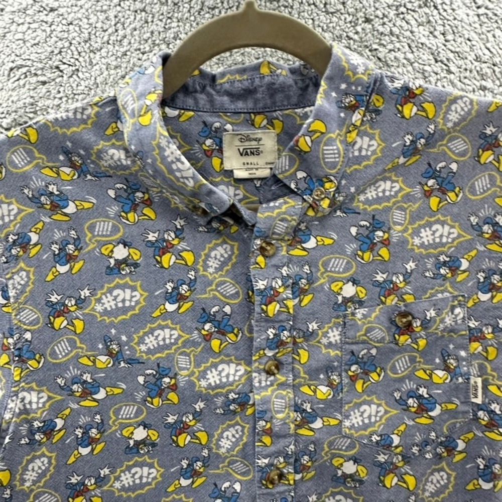 Disney x Vans Men's Small Donald Duck Comic Print Short Sleeve Button Down Shirt